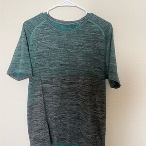 Men's Lululemon Green and Gray Shirt